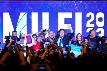 Javier Milei celebra esta noche su performance electoral.