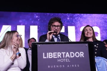 Javier Milei celebra en el hotel Libertador