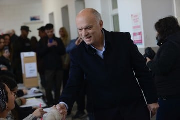 Néstor Grindetti, al momento de emitir su voto. Foto: Ariel Grinberg