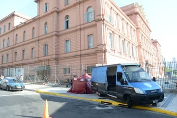 Revisan la Casa Rosada por una amenaza de bomba. Foto Luciano Thieberger