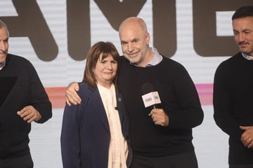 Patricia Bullrich y Horacio Rodríguez Larreta, anoche, en Parque Norte. Foto Federico Lopez Claro