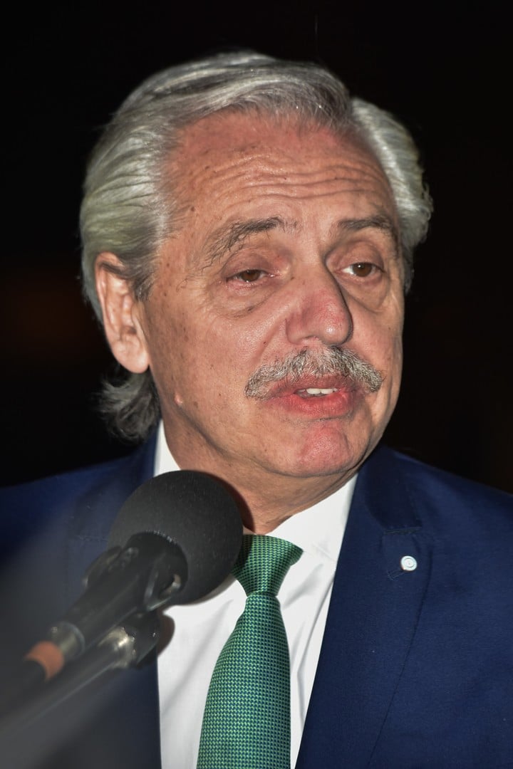 Alberto Ferández al llegar a Paraguay este lunes 14.